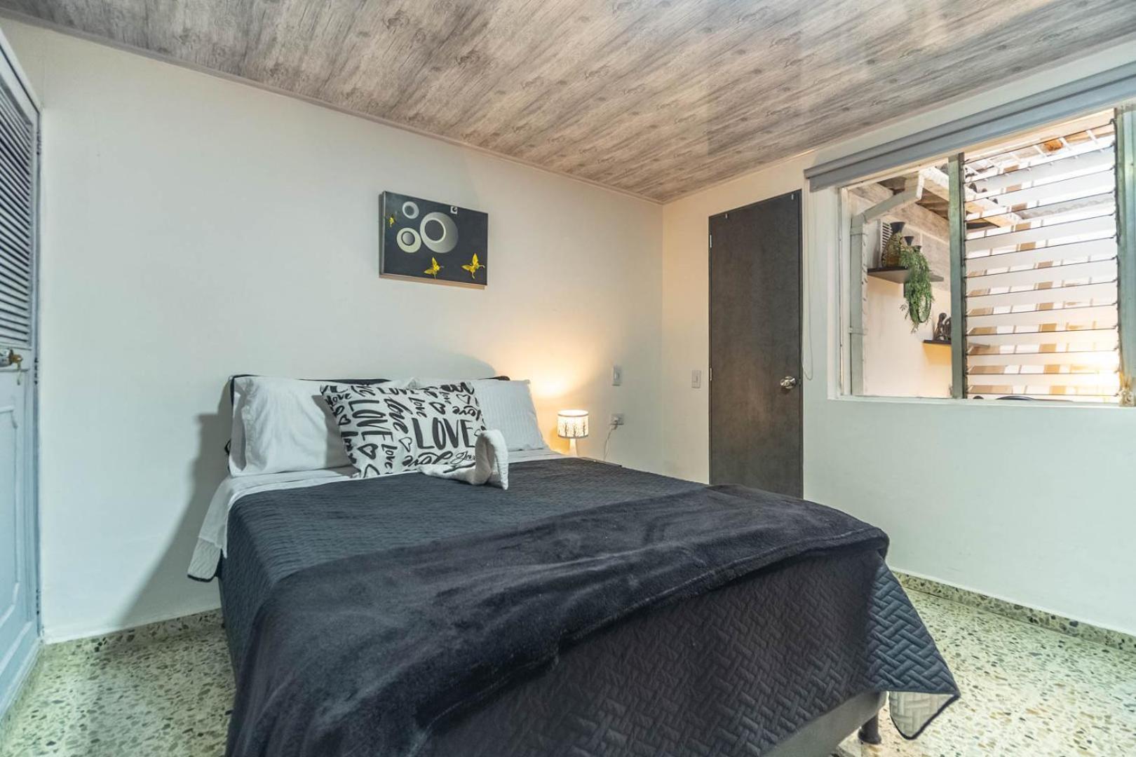 Edificio Santamarta Medellin Hotell Eksteriør bilde