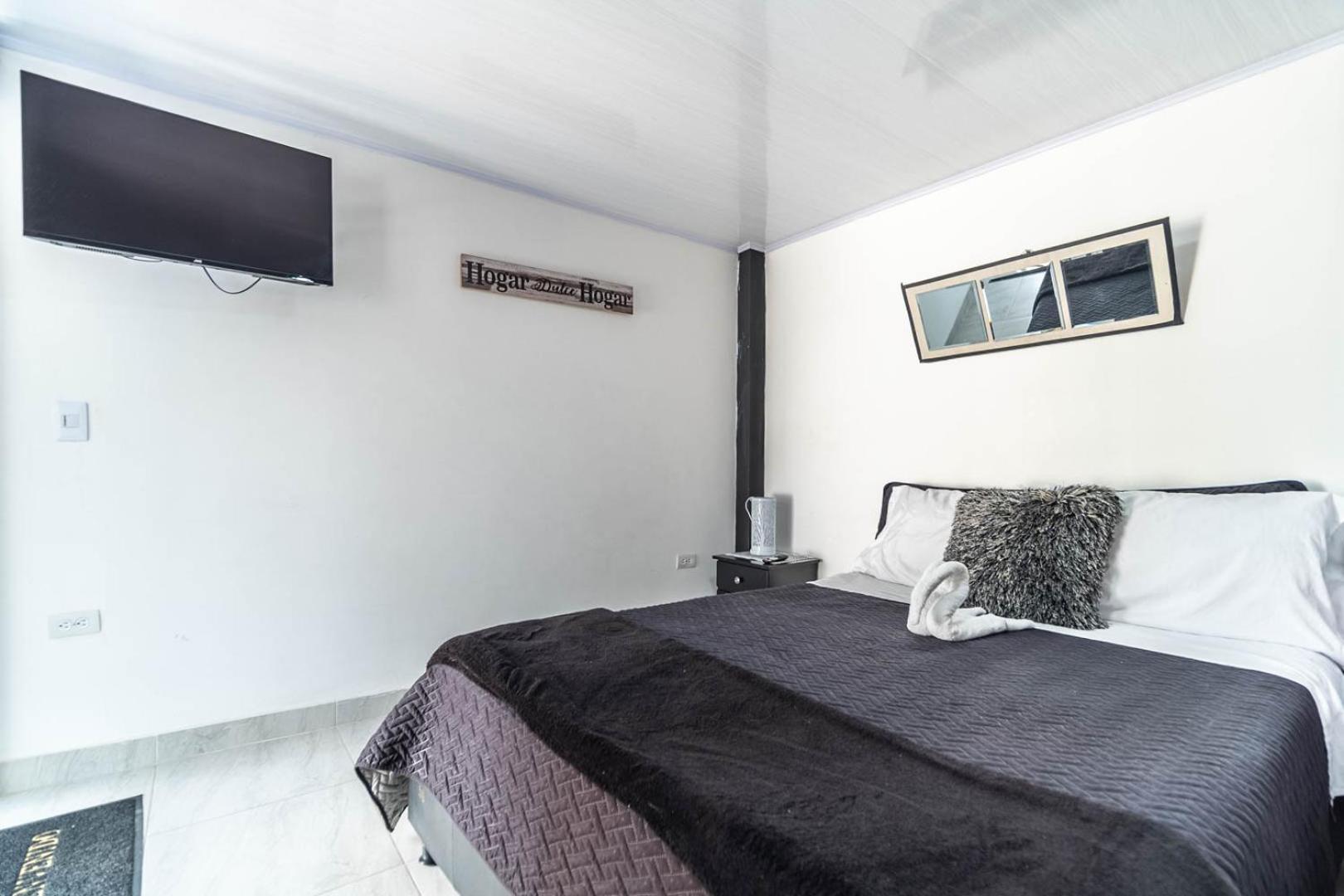 Edificio Santamarta Medellin Hotell Eksteriør bilde