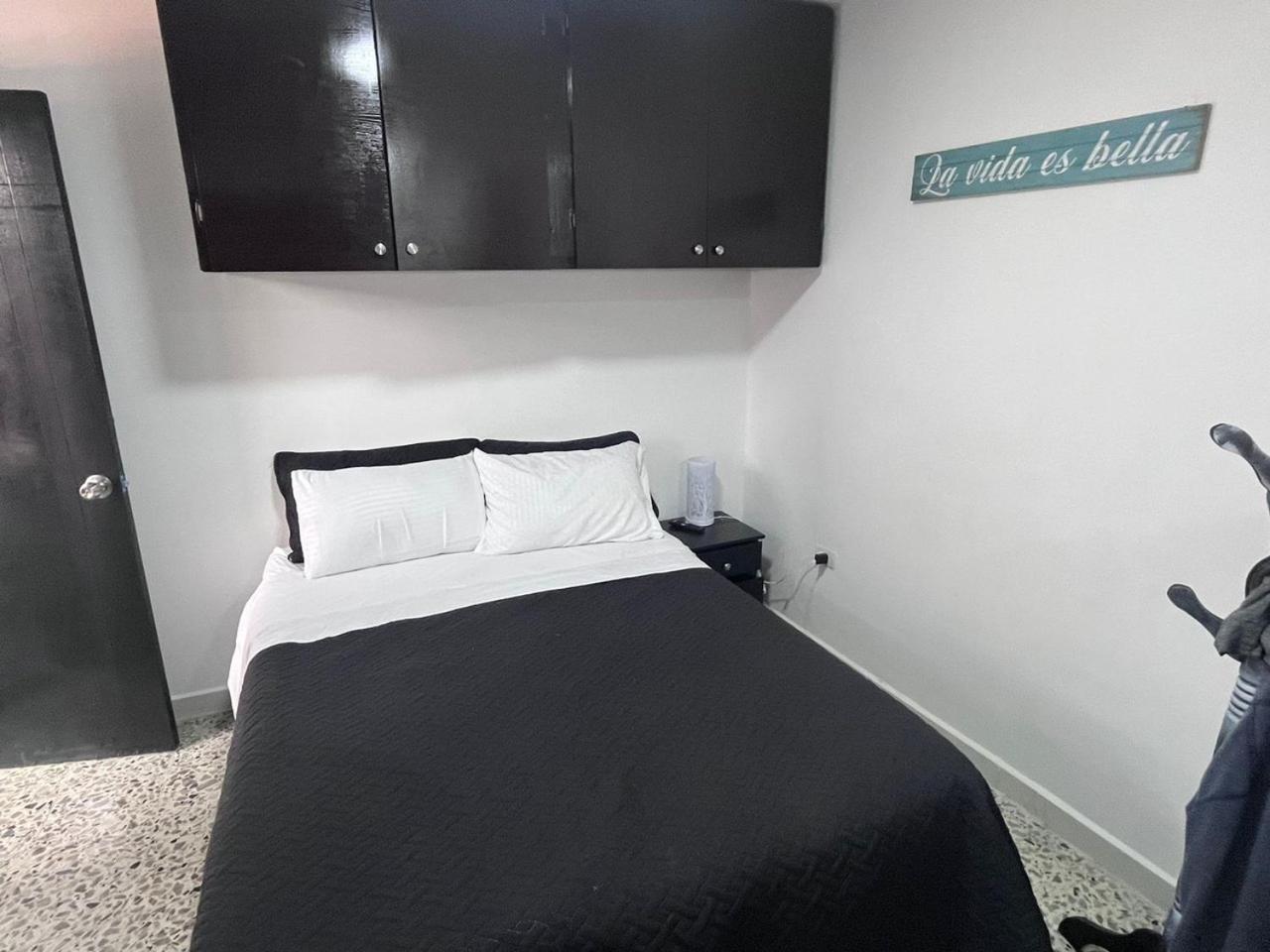 Edificio Santamarta Medellin Hotell Eksteriør bilde